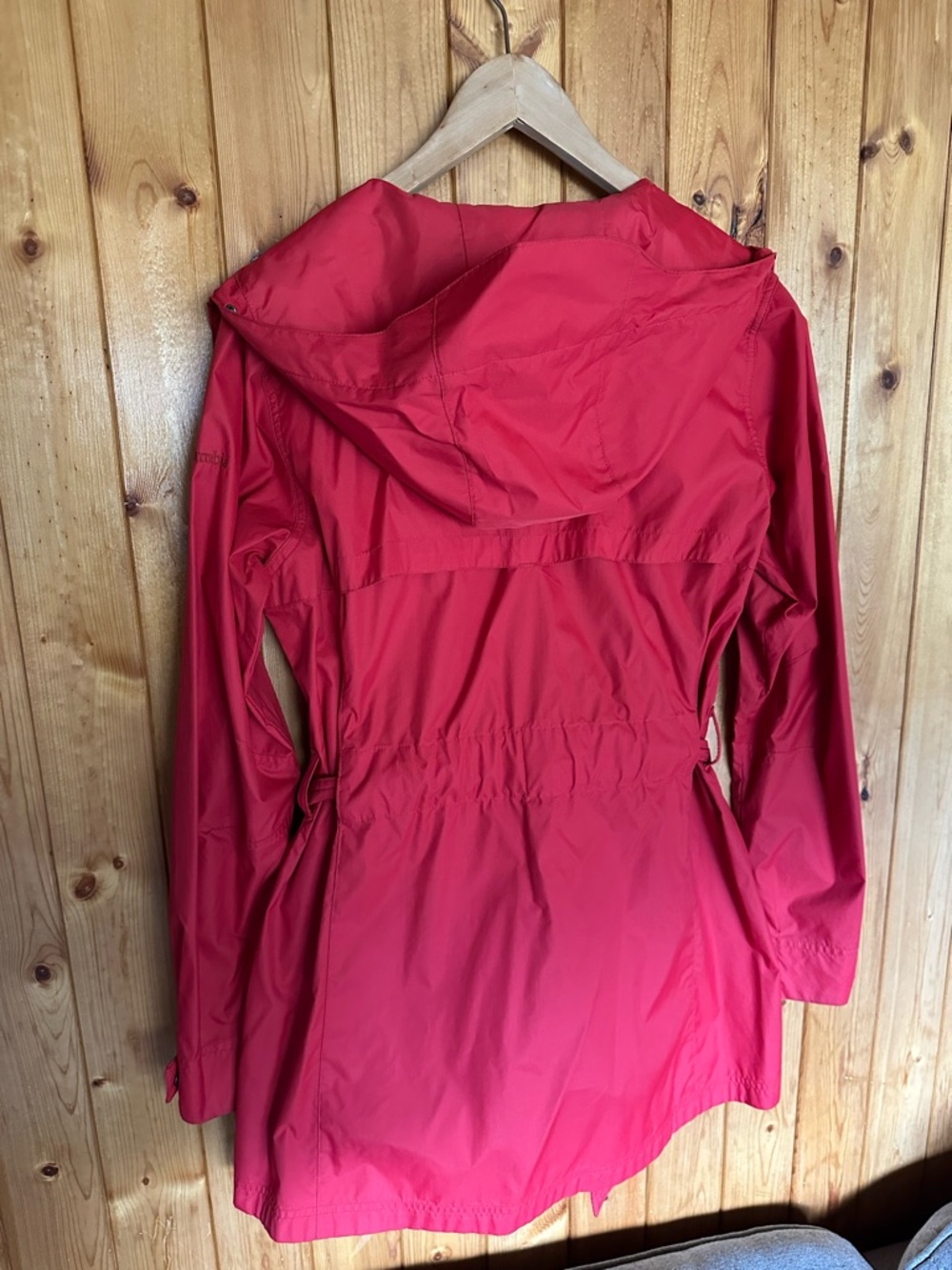Columbia Women's Rain Jacket/Shell - Picture 3 of 9